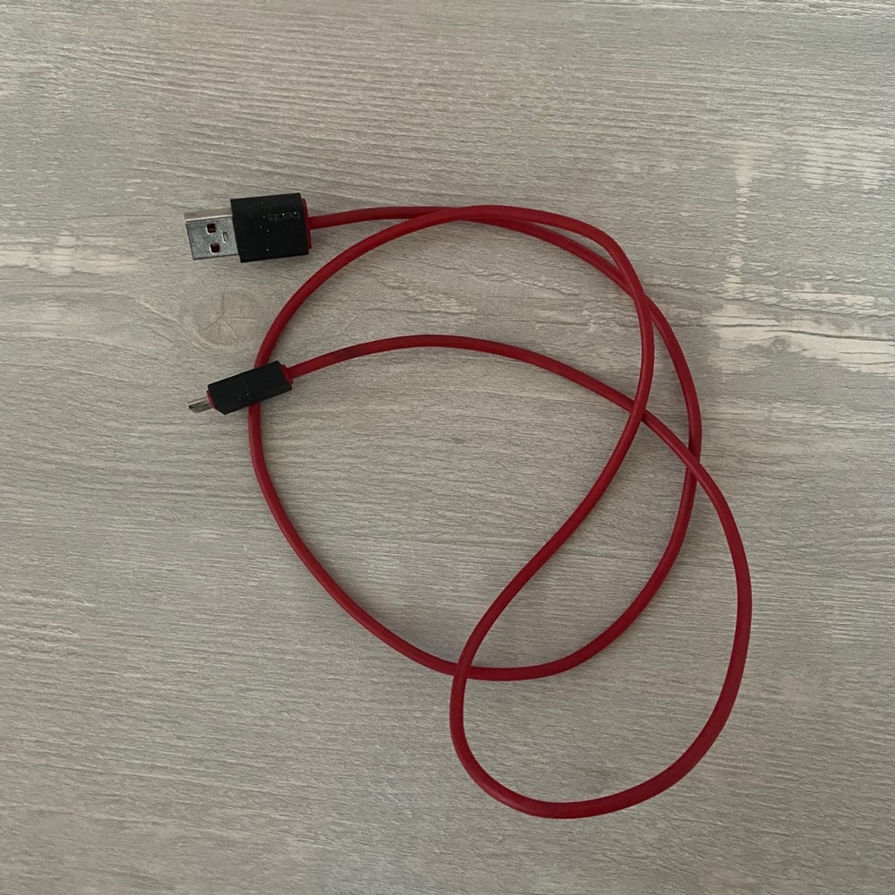 Gray Wireless Power Beats3 - Picture 3 of 4